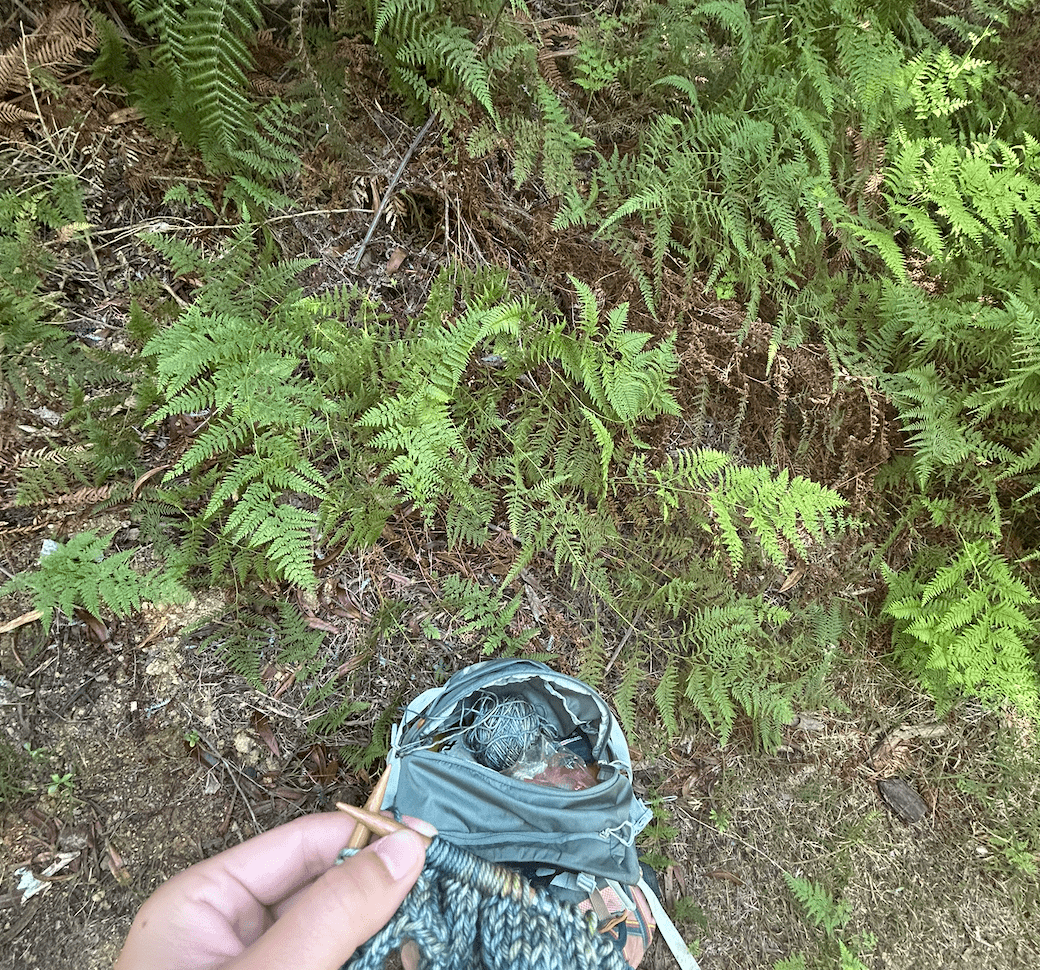 A moment of outdoor knitting on my day off